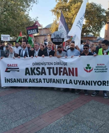 BURSA’DA FİLİSTİN’E DESTEK YÜRÜYÜŞÜ DÜZENLENDİ