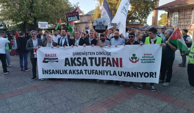 BURSA’DA FİLİSTİN’E DESTEK YÜRÜYÜŞÜ DÜZENLENDİ