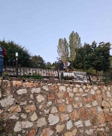 BURSA’NIN ORHANGAZİ’YE BAĞLI ORTAKÖY MAHALLESİ’NDE BİR VİLLANIN BAHÇESİNDEKİ 30 GÜNEŞ PANELİ, KİMLİĞİ BELİRSİZ KİŞİ YA DA KİŞİLER TARAFINDAN ÇALINDI. PANELLERİN PİYASA DEĞERİNİN YAKLAŞIK 500 BİN LİRA OLDUĞU ÖĞRENİLDİ.