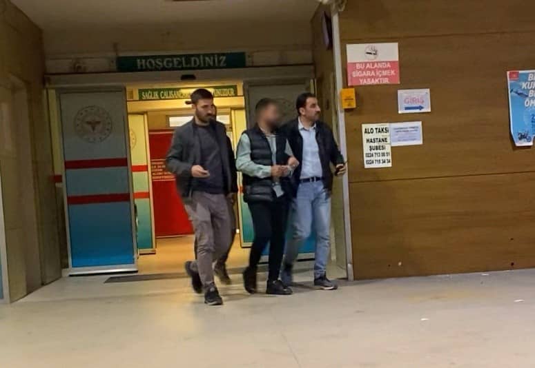 UYUŞTURUCU TİCARETİ SUÇUNDAN HAKKINDA KESİNLEŞMİŞ 10 YIL HAPİS CEZASI BULUNAN 29 YAŞINDAKİ ŞAHIS, POLİS EKİPLERİNİN OPERASYONUYLA YAKALANDI.
