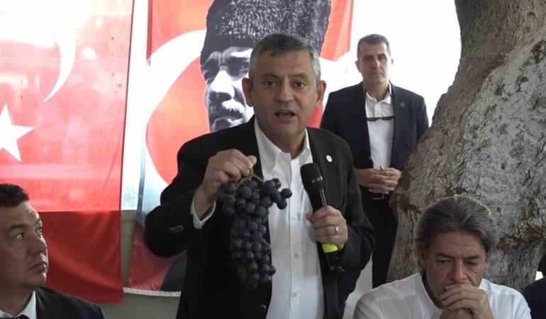 YENİ PARTİ GENEL BAŞKANI ÖZGÜR ÖZEL, BURSA’DA ÇİFTÇİLERE HİTAP ETTİ