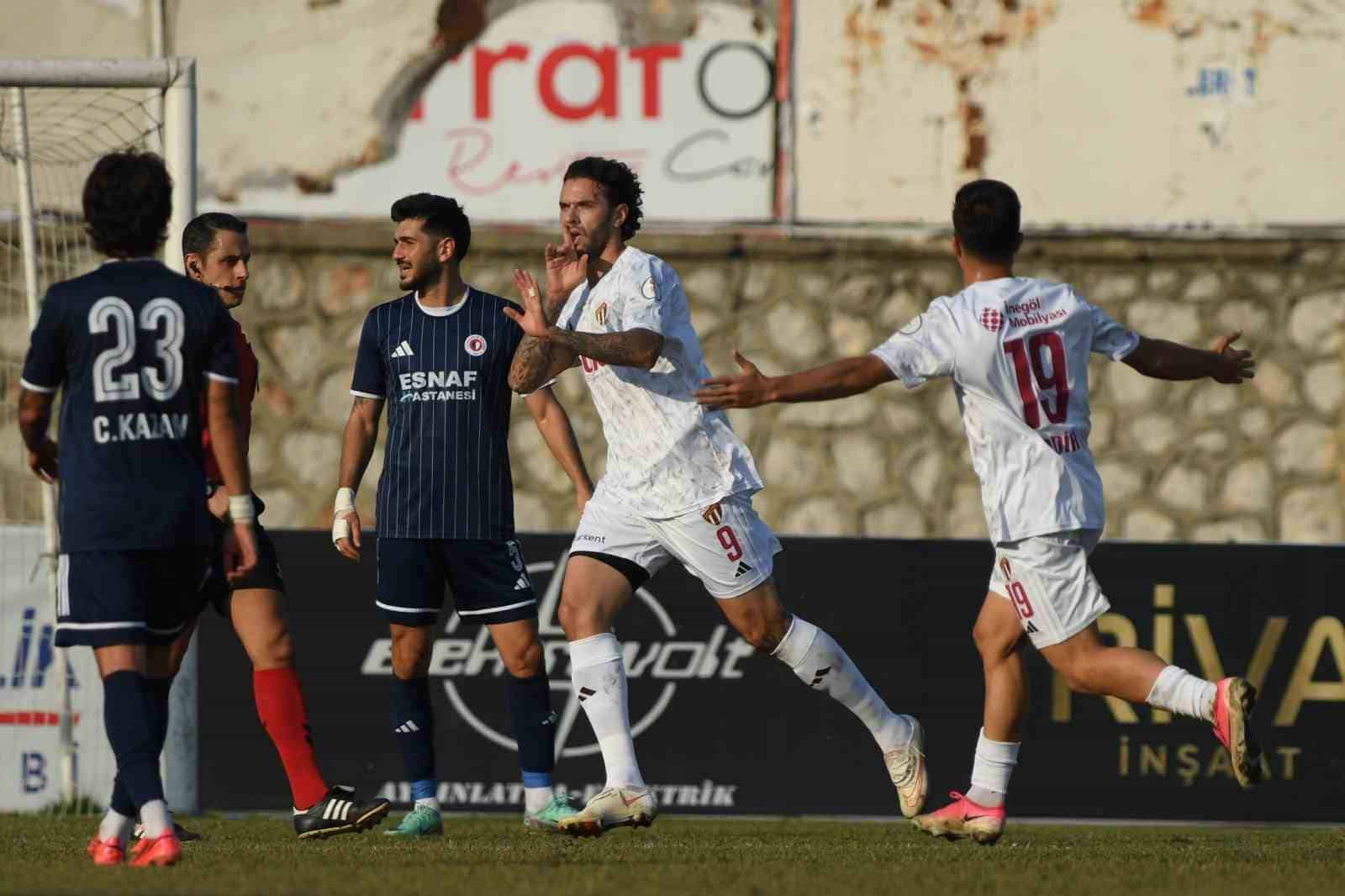TFF 2. LİG’DE SULTAN SU İNEGÖLSPOR, SAHASINDA KONUK ETTİĞİ FETHİYESPOR’U 2-1 MAĞLUP ETTİ.