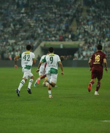 TRENDYOL 1. LİG’DE BURSASPOR, SAHASINDA KARŞILAŞTIĞI MARDİN 1969 SPOR’A 2-1 MAĞLUP OLDU.