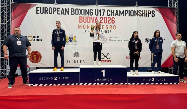 BURSA BÜYÜKŞEHİR BELEDİYESPOR KULÜBÜ SPORCUSU SUDEM TEMUÇİN, KARADAĞ’DA GERÇEKLEŞTİRİLEN YILDIZLAR AVRUPA BOKS ŞAMPİYONASI’NDA ÜÇÜNCÜ OLARAK BRONZ MADALYA KAZANDI.