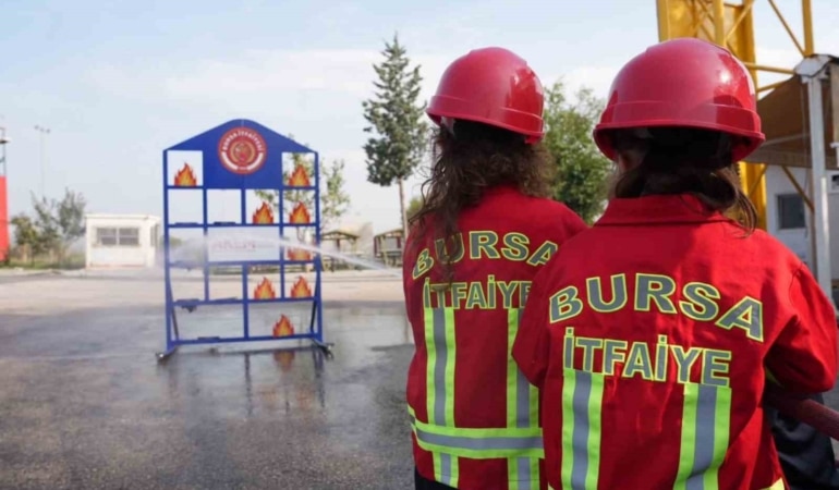 BURSA İTFAİYESİ’NDEN GELECEĞİN NESİLLERİNE YANGIN GÜVENLİĞİ EĞİTİMİ