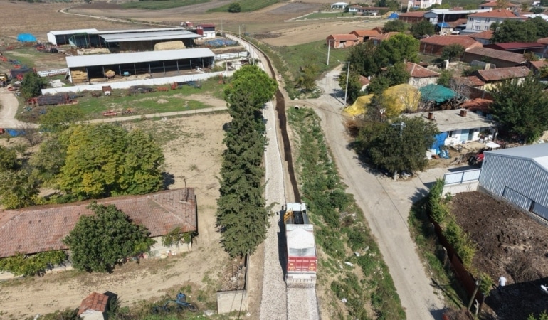 BURSA BÜYÜKŞEHİR BELEDİYESİ, ULAŞIM AĞINI GÜÇLENDİRME ÇALIŞMALARI KAPSAMINDA YENİŞEHİR İLÇESİNDE ÜÇ MAHALLEDE TOPLAM 5 KİLOMETRELİK GÜZERGAHTA YOLLARI YENİLEDİ. GÖKÇİN ÖDÜL/BURSA-İHA