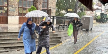 BURSA’DA YAĞMUR ETKİSİNİ GÖSTERMEYE BAŞLADI