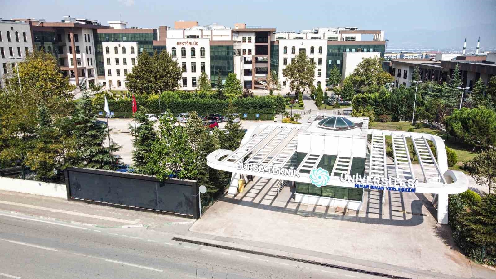 BURSA TEKNİK ÜNİVERSİTESİ (BTÜ), YÜKSEKÖĞRETİM KURULU (YÖK) KOORDİNASYONUNDA COP31 KAPSAMINDA YÜRÜTÜLECEK ÇALIŞMALARDA 11 PROJEYLE YER ALMAYA HAK KAZANDI. PROJELER; İKLİM DEĞİŞİKLİĞİYLE MÜCADELE, SÜRDÜRÜLEBİLİRLİK, ENERJİ VERİMLİLİĞİ VE İKLİM DİRENÇLİ KENTLER GİBİ ÖNEMLİ KONULARI İÇERİYOR.