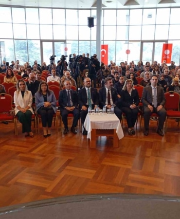 CUMHURBAŞKANLIĞI İLETİŞİM BAŞKANLIĞI TARAFINDAN BURSA’DA GAZETECİLER VE KAMU KURUMLARINDA GÖREV YAPAN ÇALIŞANLARA YÖNELİK "İLETİŞİM YÜZYILI, GÜÇLÜ İLETİŞİM, ETKİN KAMU" EĞİTİM PROGRAMI DÜZENLENDİ.