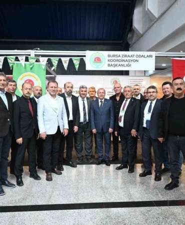 BURSA TİCARET VE SANAYİ ODASI (BTSO) YÖNETİM KURULU BAŞKANI ÖZER MATLI, BU YIL İKİNCİSİ DÜZENLENEN AGROGREEN TARIM VE HAYVANCILIK FUARI’NIN AÇILIŞINA KATILDI. BTSO’DA YENİ BİR DÖNEME BAŞLADIKLARINI BELİRTEN MATLI, TARIM, HAYVANCILIK, SANAYİ VE TİCARET ALANLARINDAKİ TECRÜBESİYLE BURSA’NIN ÜRETİM GÜCÜNÜ DAHA İLERİYE TAŞIMAK İSTEDİKLERİNİ SÖYLEDİ.