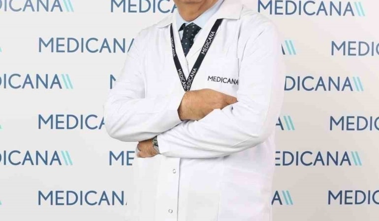 ENFEKSİYON HASTALIKLARI VE KLİNİK MİKROBİYOLOJİ UZMANI PROF. DR. REŞİT MISTIK