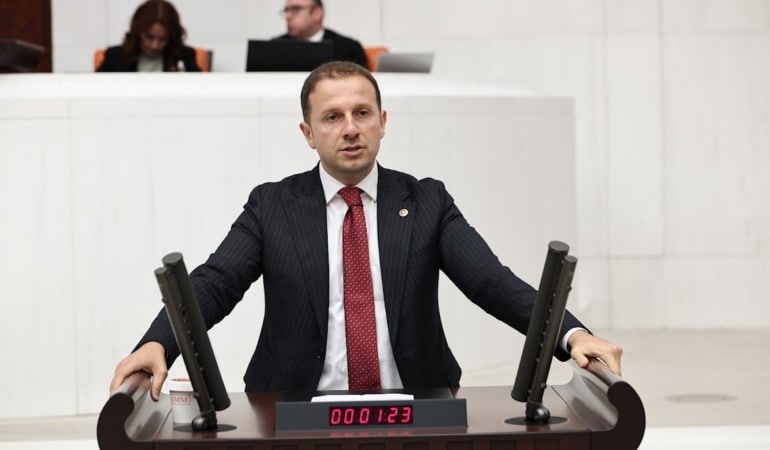 AK PARTİ GRUBU ADINA SÖZ ALAN BURSA MİLLETVEKİLİ AHMET KILIÇ, MECLİS KÜRSÜSÜNDEN YAPTIĞI KONUŞMADA HUKUK DEVLETİ İLKELERİNE, BASIN ÖZGÜRLÜĞÜ TARTIŞMALARINA VE YÜRÜTÜLEN ADLİ SÜREÇLERE İLİŞKİN GÖRÜŞLERİNİ AÇIKLADI.