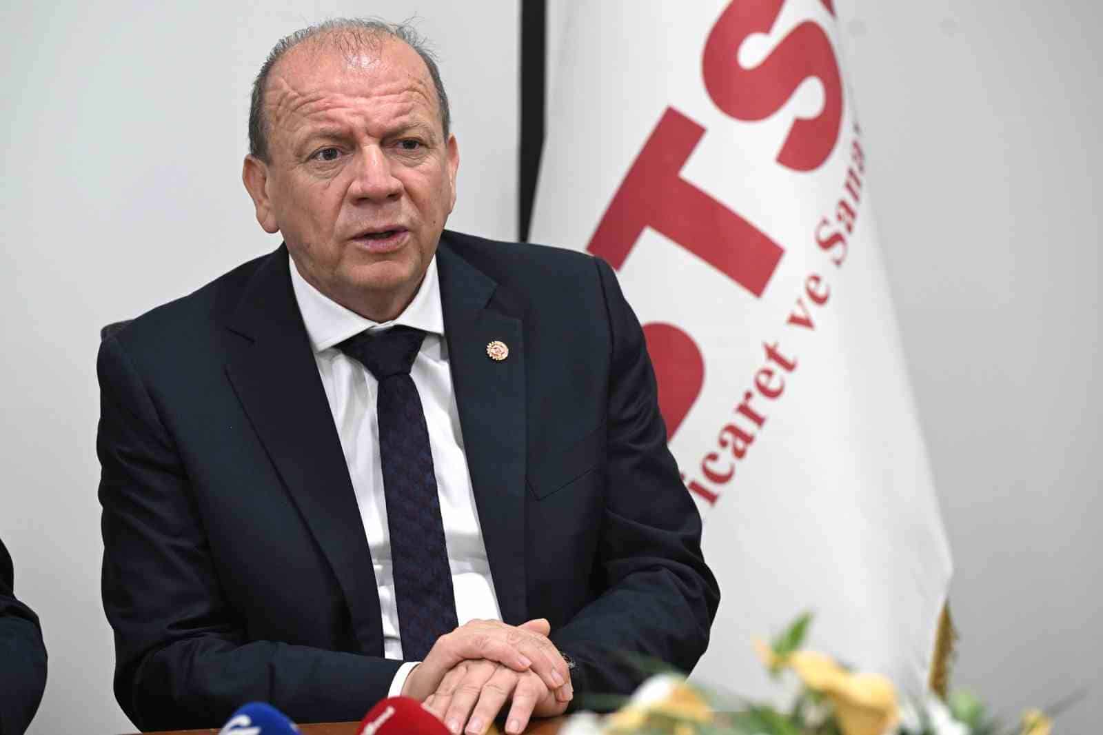 BURSA TİCARET VE SANAYİ ODASI’NDA (BTSO) SEÇİMLERİN ARDINDAN YÖNETİM KURULU BAŞKANLIĞI VE MECLİS BAŞKANLIĞINDA DEVİR TESLİM TÖRENİ GERÇEKLEŞTİRİLDİ. BTSO YÖNETİM KURULU BAŞKANI ÖZER MATLI, GÖREVİ İBRAHİM BURKAY’DAN, MECLİS BAŞKANI EROL DAĞLIOĞLU İSE GÖREVİ ALİ UĞUR’DAN DEVRALDI.