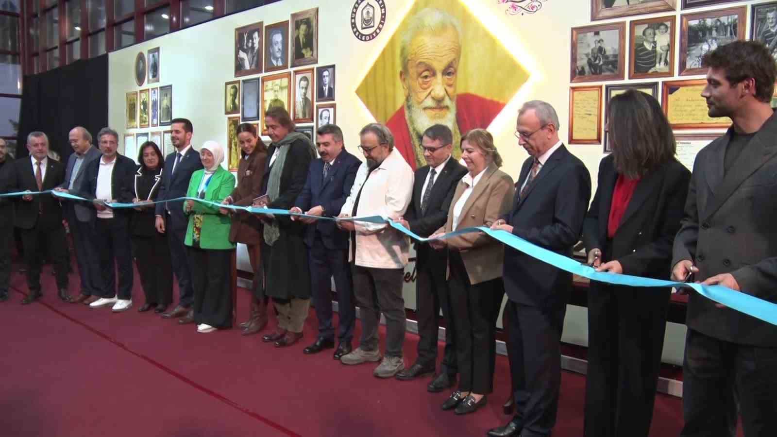 BURSA’NIN YILDIRIM İLÇESİNDE 2026-2027 KÜLTÜR SANAT SEZONU, NECİP FAZIL KISAKÜREK’İN "BİR ADAM YARATMAK" ESERİNDEN SİNEMAYA UYARLANAN FİLMİN GÖSTERİMİ VE ÖZEL SERGİYLE AÇILDI.