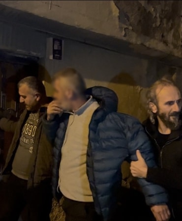SAATLER SÜREN ÇABALARIN ARDINDAN ŞAHIS İKNA EDİLİREK AŞAĞI İNDİRİLDİ