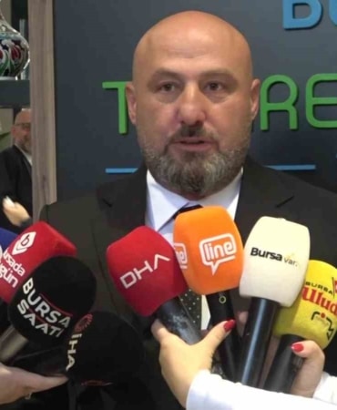 BURSA TİCARET BORSASI'NDA YENİ DÖNEMİN MECLİS VE MESLEK KOMİTESİ ÜYELERİNİ BELİRLEMEK ÜZERE SEÇİM SÜRECİ BAŞLADI. 8 MESLEK KOMİTESİ VE 22 MECLİS ÜYESİ BELİRLENECEK. SEÇİMDE TEK ADAY OLAN İBRAHİM ÖZHAN DA SANDIK BAŞINA GİDEREK OYUNU KULLANDI.