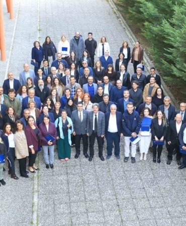 BURSA ULUDAĞ ÜNİVERSİTESİ (BUÜ) AR-GE KOORDİNATÖRLÜĞÜNÜN DÜZENLEDİĞİ BULUŞMADA ÜNİVERSİTENİN ARAŞTIRMA EKOSİSTEMİNDEKİ GELİŞMELER VE SON DÖNEMDE ELDE EDİLEN REKOR AKADEMİK BAŞARILAR DEĞERLENDİRİLDİ.