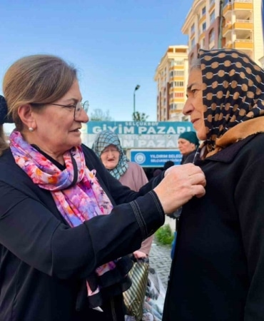 BURSA BÜYÜKŞEHİR BELEDİYESİ, 1-31 EKİM MEME KANSERİ FARKINDALIK AYINDA ERKEN TANININ ÖNEMİNE DİKKAT ÇEKMEK AMACIYLA BAŞLATTIĞI FARKINDALIK ÇALIŞMALARINI SÜRDÜRÜYOR.