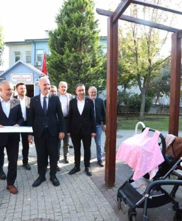 BURSA’NIN İNEGÖL BELEDİYESİ’NDE HAYATA GEÇİRİLEN GÜVENLİ PARK UYGULAMALARI 45’E ULAŞTI. 150 KAMERA İLE İZLENEN PARKLARIN SAYISI HER GEÇEN GÜN ARTARKEN, 2026 YILI SONUNA KADAR 17 PARKTA DAHA UYGULAMA AKTİF EDİLECEK. YIL SONU İÇİN HEDEF GÜVENLİ PARK SAYISINI 62’YE YÜKSELTMEK.