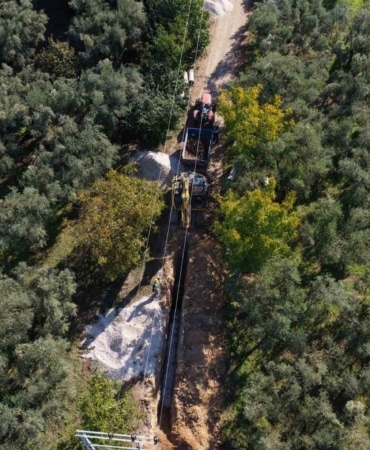 BURSA BÜYÜKŞEHİR BELEDİYESİ, ORHANGAZİ İLÇESİNE BAĞLI SÖLÖZ MAHALLESİ’NDE 3 BİN 800 METRE UZUNLUĞUNDA YENİ KANALİZASYON HATTI İMALATI GERÇEKLEŞTİRİYOR.