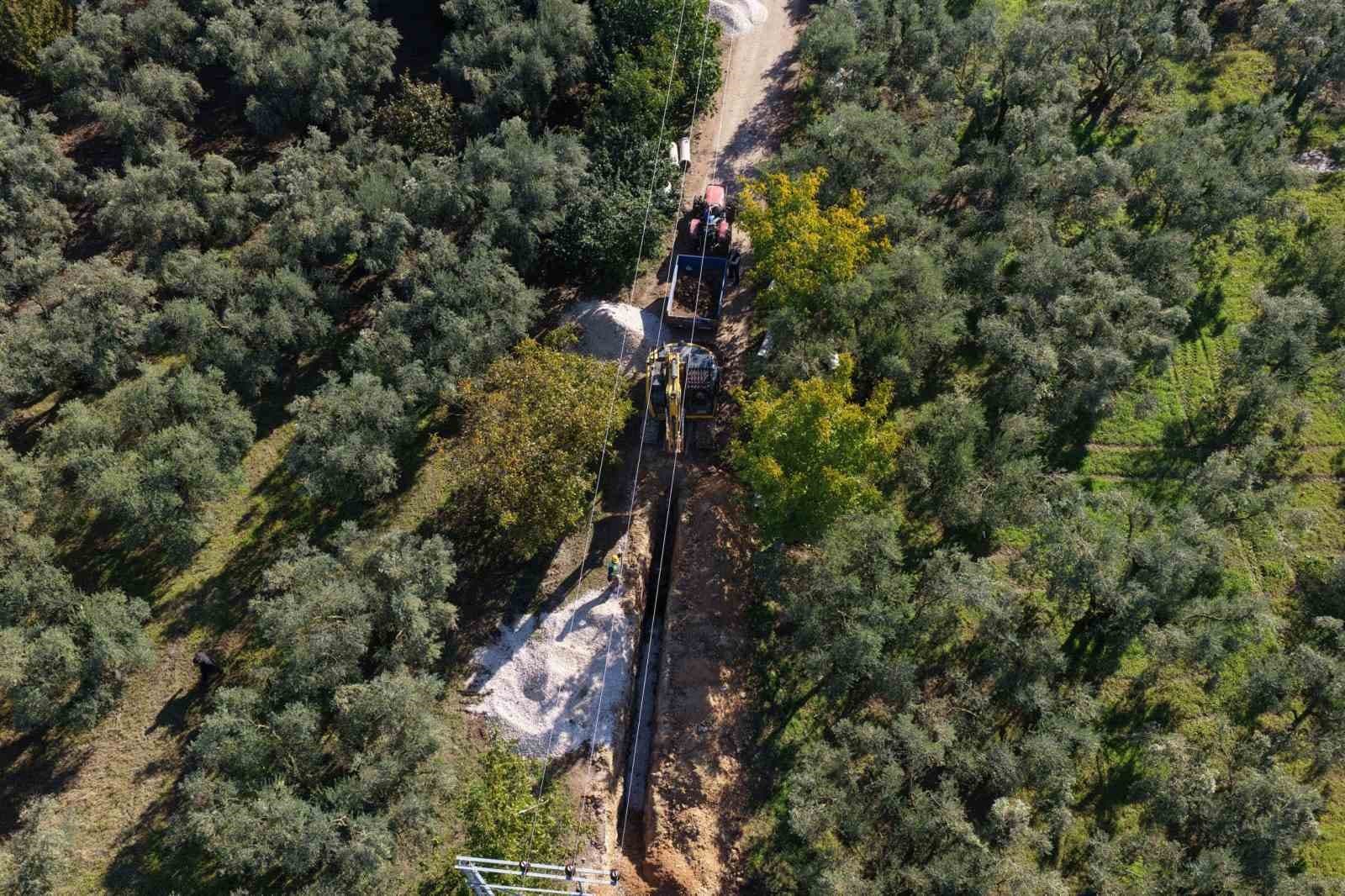 BURSA BÜYÜKŞEHİR BELEDİYESİ, ORHANGAZİ İLÇESİNE BAĞLI SÖLÖZ MAHALLESİ’NDE 3 BİN 800 METRE UZUNLUĞUNDA YENİ KANALİZASYON HATTI İMALATI GERÇEKLEŞTİRİYOR.