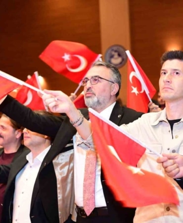 KESTEL BELEDİYESİ, CUMHURİYET’İN İLANININ 103’ÜNCÜ YIL DÖNÜMÜ DOLAYISIYLA İLÇEDE KAPSAMLI BİR KUTLAMA PROGRAMI DÜZENLEYECEK. SERGİLERDEN HALK OYUNLARINA, FENER ALAYINDAN HAVAİ FİŞEK GÖSTERİLERİNE KADAR BİRÇOK ETKİNLİĞİN YER ALACAĞI PROGRAMDA, CUMHURİYET BAYRAMI COŞKUSU KESTEL’İN DÖRT BİR YANINDA YAŞANACAK.