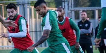 BURSASPOR, TRENDYOL 1. LİG’İN 12. HAFTASINDA DEPLASMANDA OYNAYACAĞI KEÇİÖRENGÜCÜ MAÇININ HAZIRLIKLARINI MUSTAFA ER YÖNETİMİNDE SÜRDÜRDÜ.