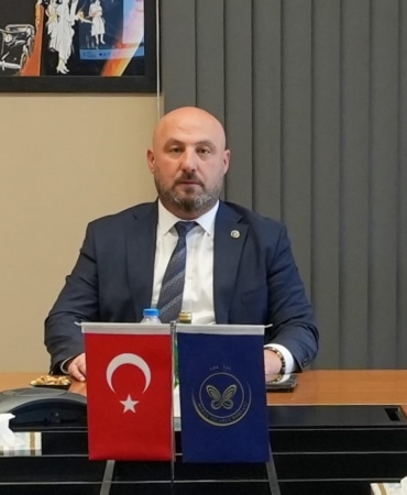 TÜRKİYE CUMHURİYET MERKEZ BANKASI’NIN POLİTİKA FAİZİNİ YÜZDE 36’YA İNDİRMESİNİ OLUMLU KARŞILADIKLARINI BELİRTEN BURSA TB YÖNETİM KURULU BAŞKAN YARDIMCISI İBRAHİM ÖZHAN, ANCAK ASIL BELİRLEYİCİ UNSURUN FAİZ İNDİRİMLERİNİN İSTİKRARLI BİÇİMDE SÜRMESİ, FİNANSMAN MALİYETLERİNİN DÜŞMESİ VE KOBİ’LERİN KREDİYE ERİŞİMİNİN KOLAYLAŞTIRILMASI OLDUĞUNU SÖYLEDİ.
