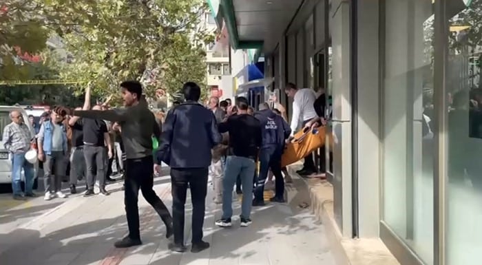 BURSA’NIN GEMLİK İLÇESİNDE YAŞANAN TARTIŞMA SONRASI 4 AYLIK HAMİLE BERNA A.’YI BIÇAKLA YARALAYAN ZANLI M.U., ÇIKARILDIĞI MAHKEMECE TUTUKLANARAK CEZAEVİNE GÖNDERİLDİ.