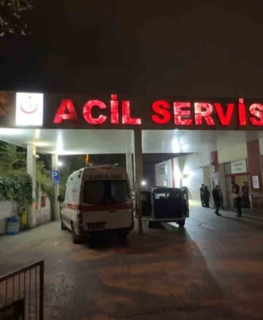 BURSA’DA UZUN YILLARDIR VATANDAŞLARA SAĞLIK HİZMETİ VEREN ÇEKİRGE DEVLET HASTANESİ, FAALİYETLERİNİ SONLANDIRARAK ALİ OSMAN SÖNMEZ DEVLET HASTANESİ’NE TAŞINDI. KÖKLÜ HASTANENİN KAPILARINI KAPATTIĞI ANLAR İSE KAMERAYA YANSIDI.