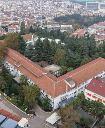 İLKER ÇELİKCAN FİZİK TEDAVİ REHABİLİTASYON HASTANEİSİ'NİN KAPASİTESİ DÜŞÜRÜLEREK TAŞINMAK İSTENMESİ TEPKİYE SEBEP OLDU