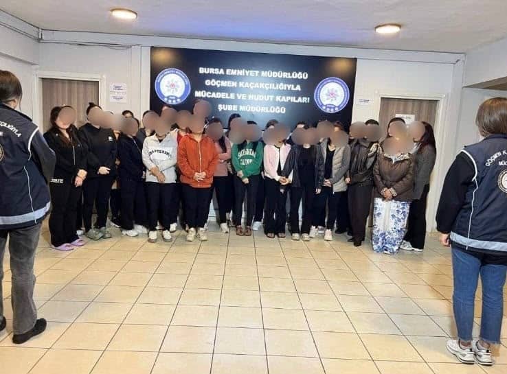 BURSA’DA YABANCI UYRUKLU KADINLARIN KAÇAK MASÖR OLARAK ÇALIŞTIRILDIĞI UMUMA AÇIK İŞ YERLERİNE YÖNELİK DÜZENLENEN OPERASYONDA 40 YABANCI UYRUKLU KADIN TESPİT EDİLDİ.