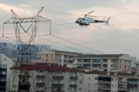 BURSA’DA ELEKTRİK İLETİM HATLARININ BAKIM ÇALIŞMALARI SIRASINDA HELİKOPTER KULLANILMASI DİKKAT ÇEKTİ.