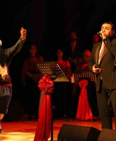 BURSA BÜYÜKŞEHİR BELEDİYESİ, CUMHURİYET’İN 103. YIL DÖNÜMÜNÜ TÜRK MUSİKİSİNİN EN ÖZEL EZGİLERİYLE TAÇLANDIRDI. CUMHURİYET BAYRAMI’NA ÖZEL DÜZENLENEN KONSERDE BURSALILAR, COŞKU DOLU VE UNUTULMAZ BİR GECE YAŞADI.