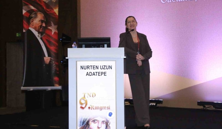 TÜRK NÖROLOJİ DERNEĞİ NÖROMUSKÜLER HASTALIKLAR BİLİMSEL ÇALIŞMA GRUBU TARAFINDAN DÜZENLENEN VE 15-18 EKİM 2026 TARİHLERİ ARASINDA GAZİANTEP’DE GERÇEKLEŞTİRİLEN TND 9. NÖROMUSKÜLER HASTALIKLAR KONGRESİ BAŞARIYLA TAMAMLANDI. KONGREDE, NÖROMUSKÜLER HASTALIKLAR İLE İLGİLİ YENİLİKÇİ TEDAVİ YAKLAŞIMLARI VE BİLİMSEL İLERLEMELERİ DEĞERLENDİRİLDİ.