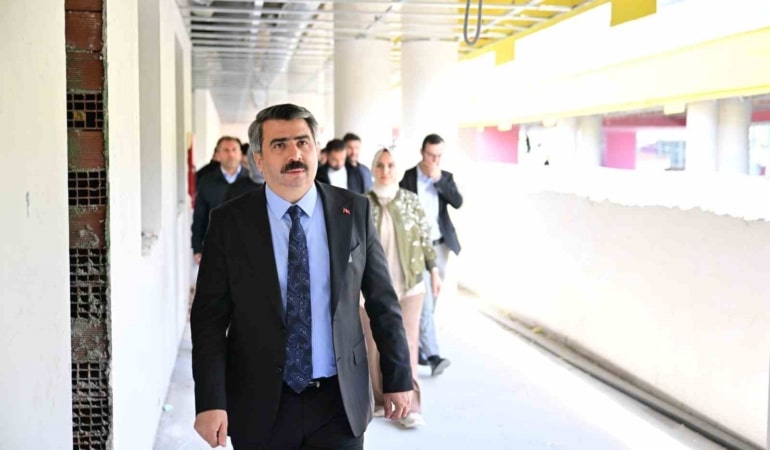 YILDIRIM’I DAHA SAĞLIKLI, GÜVENLİ VE KONFORLU BİR KENTE DÖNÜŞTÜRMEK İÇİN; ULAŞIMDAN ALTYAPIYA KADAR HER ALANDA GELİŞTİRDİĞİ PROJELERİ BİR BİR HAYATA GEÇİREN YILDIRIM BELEDİYESİ, VATANDAŞLARIN YAŞAM KALİTESİNİ YÜKSELTECEK YATIRIMLARINI DA SÜRDÜRÜYOR.