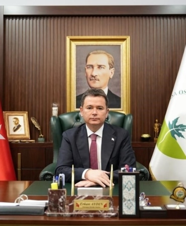 OSMANGAZİ BELEDİYE BAŞKANI ERKAN AYDIN, TÜRKİYE CUMHURİYETİ’NİN 103’ÜNCÜ KURULUŞ YIL DÖNÜMÜ DOLAYISIYLA YAYIMLADIĞI MESAJINDA VATANDAŞLARIN 29 EKİM CUMHURİYET BAYRAMI’NI KUTLADI.