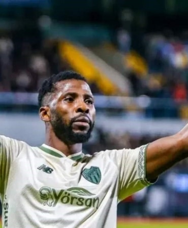 KELECHİ IHEANACHO, BURSASPOR’A TRANSFER SÜRECİNİ ANLATIRKEN YEŞİL-BEYAZLI TARAFTARA ÖZEL MESAJ VERDİ.