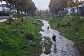 BURSA'NIN İNEGÖL İLÇESİNDE 2 GÜNDÜR KENDİSİNDEN HABER ALINAMAYAN EMRAH GEDİK'İ (33) ARAMA ÇALIŞMALARI SÜRÜYOR.