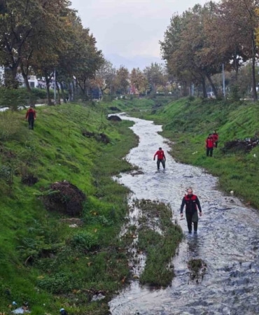 BURSA'NIN İNEGÖL İLÇESİNDE 2 GÜNDÜR KENDİSİNDEN HABER ALINAMAYAN EMRAH GEDİK'İ (33) ARAMA ÇALIŞMALARI SÜRÜYOR.