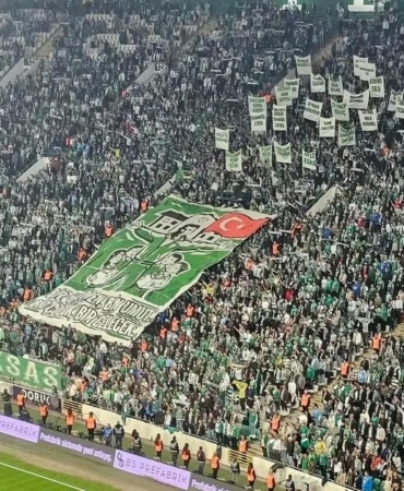 BURSASPOR'UN TRENDYOL 1. LİG'İN 13. HAFTASINDA SAHASINDA OYNAYACAĞI BANDIRMASPOR KARŞILAŞMASININ KULÜBE DEVREDİLEN BİLETLERİ SATIŞA ÇIKTI.