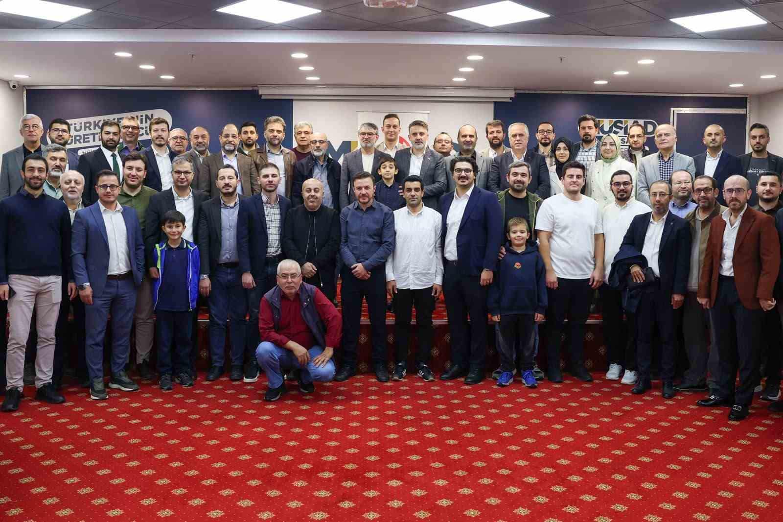 BURSA BÜYÜKŞEHİR BELEDİYE BAŞKAN VEKİLİ ŞAHİN BİBA, MİMAR VE MÜHENDİSLER GRUBU (MMG) BURSA ŞUBESİ ÜYELERİYLE BİR ARAYA GELDİĞİ TOPLANTIDA, ULAŞIM VE KENTSEL DÖNÜŞÜM KONULARINDA ÖNEMLİ AÇIKLAMALARDA BULUNDU.